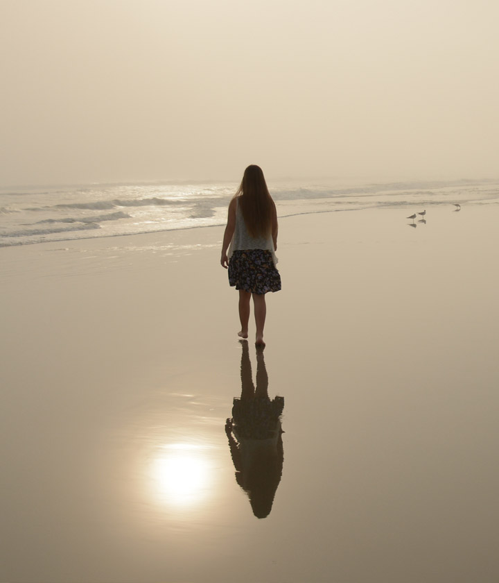 Frau am Strand. Joyce Meyer